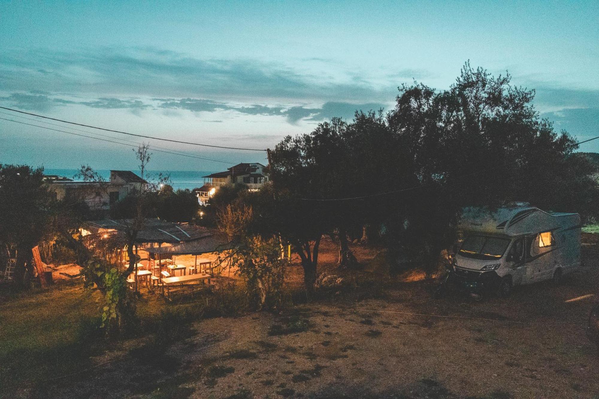 Olive Camping Otel Himarë Dış mekan fotoğraf